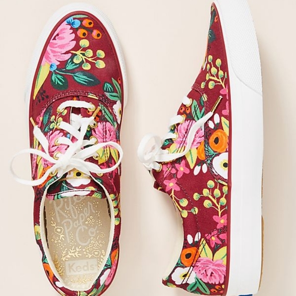 Shoes - Picture 7 of 8